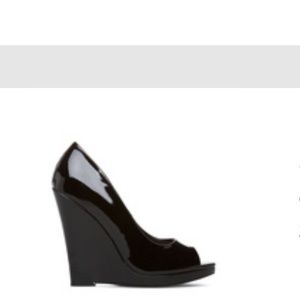 Black Pump heels, brand new